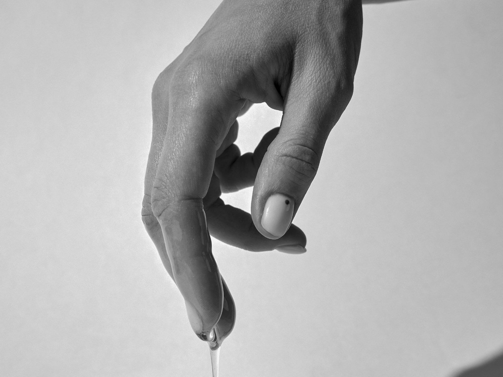 How to Apply Lube the Right Way: Tips for Maximum Pleasure